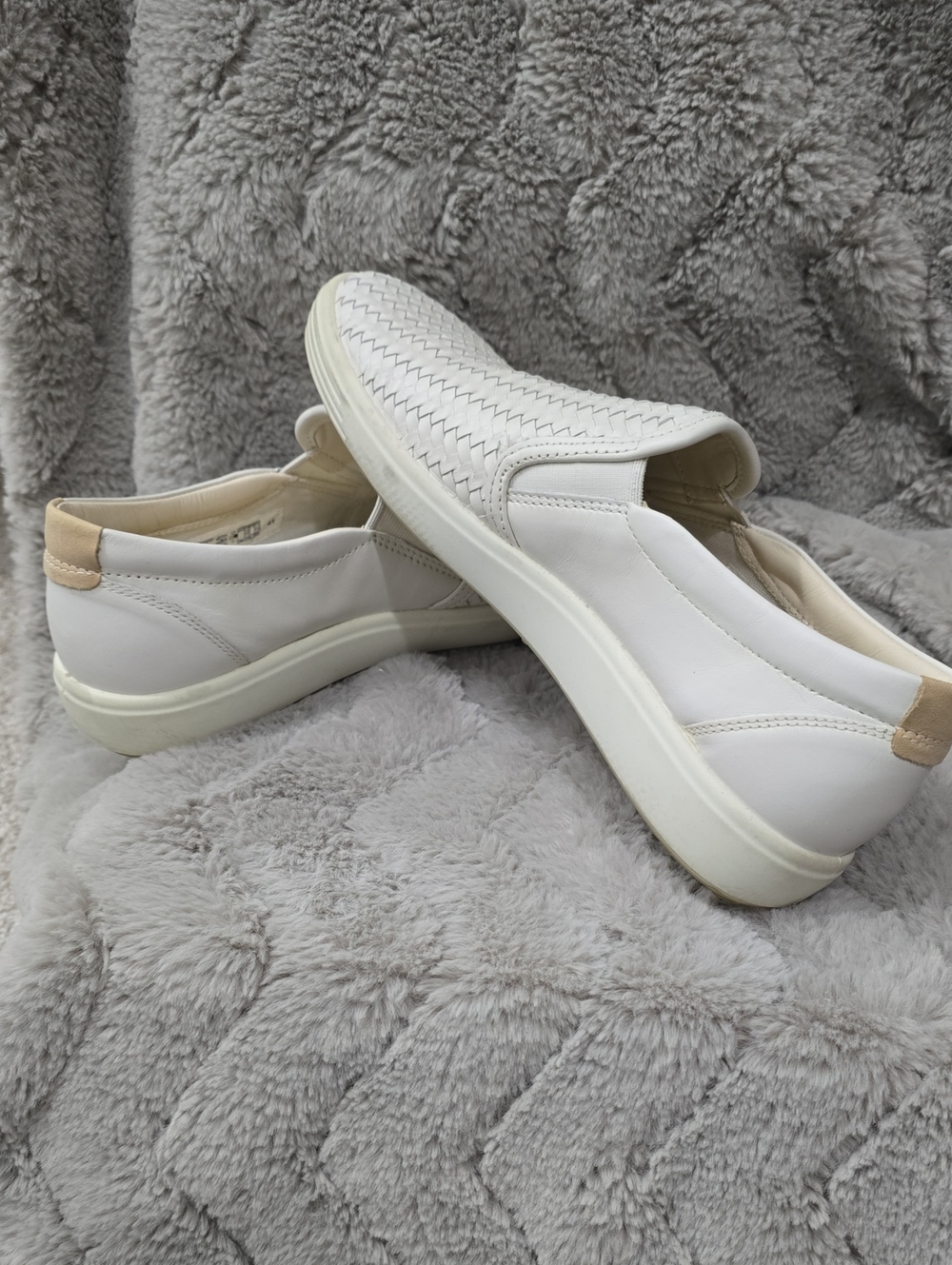 ECCO Soft 7Women's Woven Leather Slip-On - Picture 8 of 9